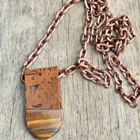 Big Tigers Eye Gemstone Pendant Leather Necklace - Picture 4 of 7